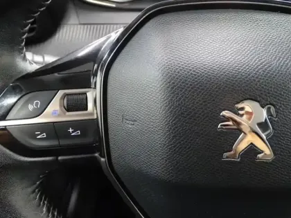 Photo 13 Peugeot 208  1.2 PureTech 75ch S&S Style