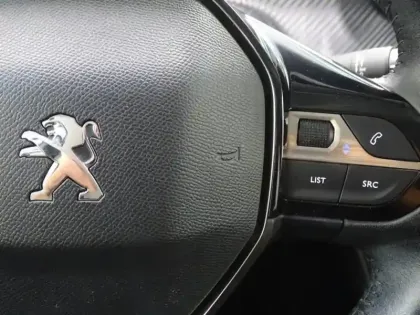 Photo 14 Peugeot 208  1.2 PureTech 75ch S&S Style