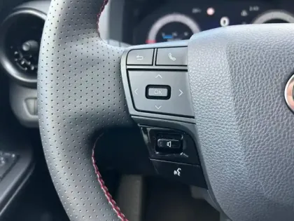 Photo 12 Toyota C-HR  2.0 Hybride Rechargeable 225ch Collection MY25