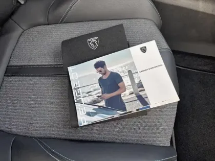 Photo 15 Peugeot 3008  BlueHDi 130ch S&S EAT8 Allure Pack