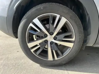 Photo 10 Peugeot 3008  1.2 PureTech 130ch S&S Allure Business