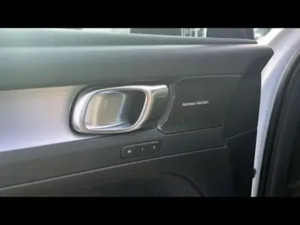 Photo 13 Volvo Xc40  B3 163ch Plus DCT 7