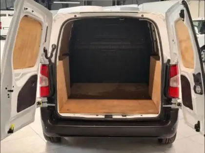 Photo 8 Peugeot Partner  Standard 650kg BlueHDi 75ch Premium 4cv (9582?ht)