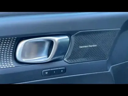 Photo 8 Volvo Xc40  B3 163ch Ultimate DCT 7