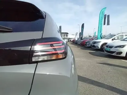 Photo 11 Peugeot 208  Electrique 50 kWh 136ch