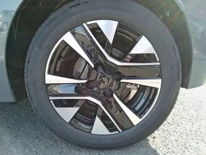 Photo 6 Peugeot 208  Electrique 50 kWh 136ch