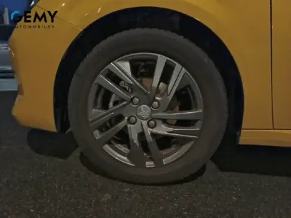 Photo 10 Peugeot 208  PureTech 75 S&S BVM5