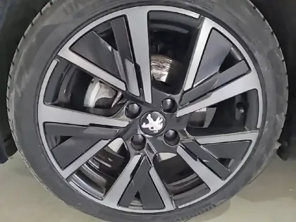 Photo 12 Peugeot 208  PureTech 100 S&S EAT8