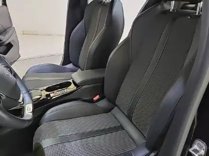 Photo 10 Peugeot 208  PureTech 100 S&S EAT8