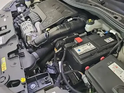 Photo 14 Peugeot 208  PureTech 100 S&S EAT8