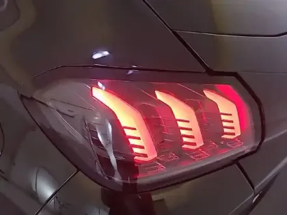 Photo 16 Peugeot 208  PureTech 100 S&S EAT8