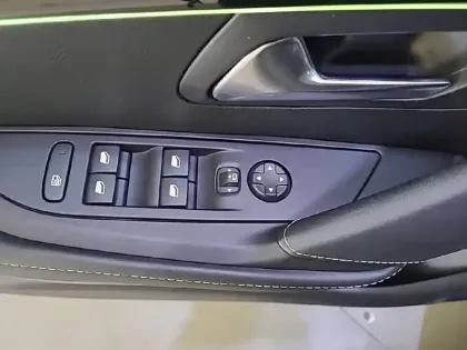 Photo 30 Peugeot 208  PureTech 100 S&S EAT8