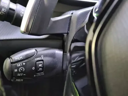 Photo 26 Peugeot 208  PureTech 100 S&S EAT8