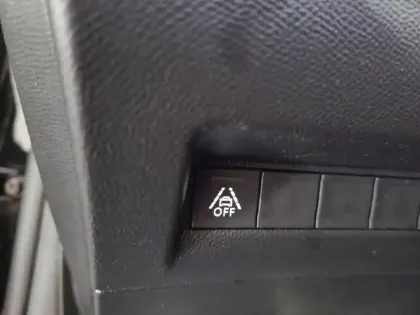 Photo 29 Peugeot 208  PureTech 100 S&S EAT8