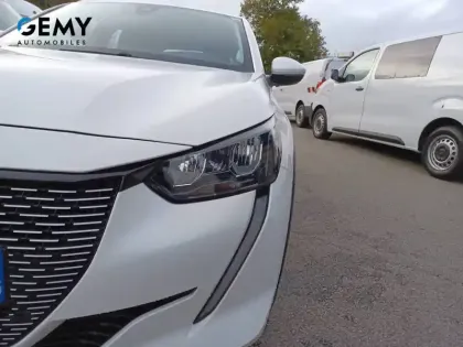 Photo 35 Peugeot 208  Electrique 50 kWh 136ch