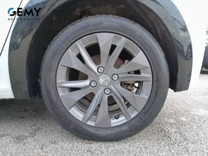 Photo 32 Peugeot 208  Electrique 50 kWh 136ch