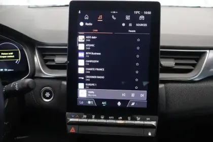 Photo 86 Renault Captur  E-Tech full hybrid 145 ch