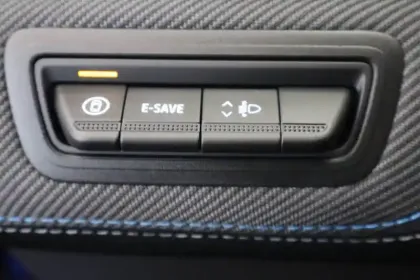 Photo 65 Renault Captur  E-Tech full hybrid 145 ch