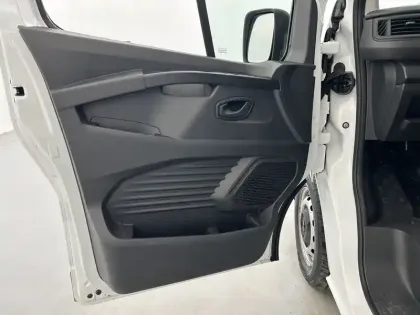 Photo 26 Renault Trafic  FGN L1H1 3000 KG BLUE DCI 130