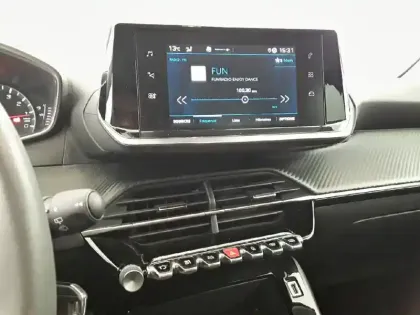 Photo 35 Peugeot 208  PureTech 100 S&S BVM6