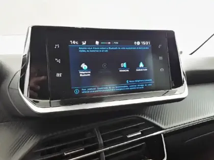 Photo 38 Peugeot 208  PureTech 100 S&S BVM6