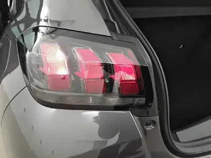 Photo 37 Peugeot 208  PureTech 100 S&S BVM6