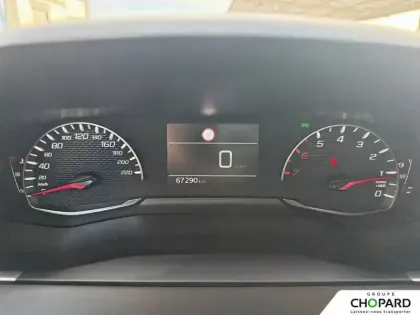 Photo 16 Peugeot 2008  PureTech 100 S&S BVM6