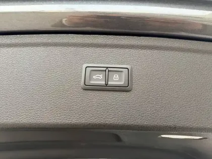 Photo 45 Audi Q5  55 TFSIe 367 S tronic 7 Quattro