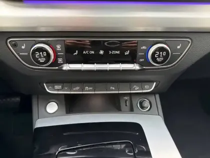 Photo 49 Audi Q5  55 TFSIe 367 S tronic 7 Quattro