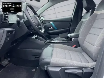 Photo 14 Citroën C4 e- 136 ch Automatique