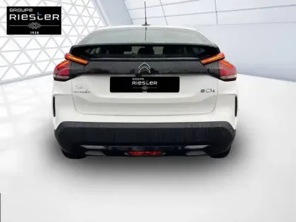 Photo 5 Citroën C4 e- 136 ch Automatique