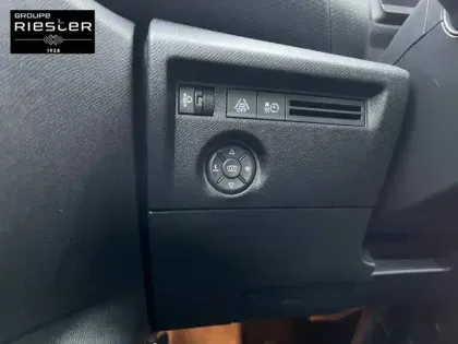 Photo 18 Citroën C4 e- 136 ch Automatique