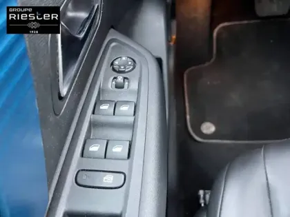 Photo 17 Citroën C4 e- 136 ch Automatique