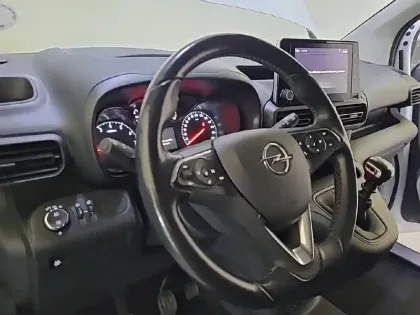 Photo 31 Opel combo  CARGO 1.5 130 CH S/S L1H1 STANDARD