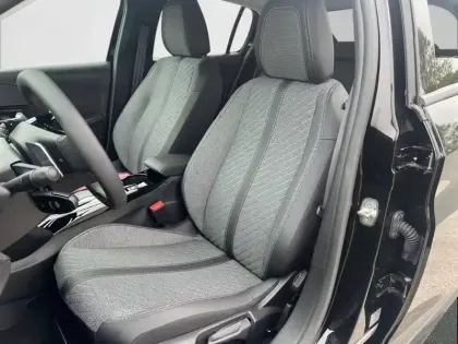 Photo 40 Peugeot 208  Hybrid 110 e-DCS6
