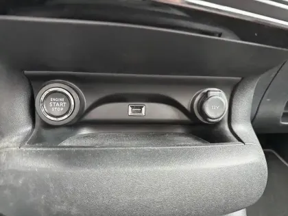 Photo 23 Citroën C4 Cactus  PureTech 110 S&S BVM6