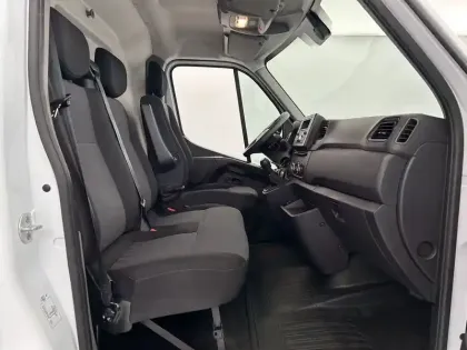 Photo 57 Renault Master  FGN TRAC F3500 L2H2 BLUE DCI 135