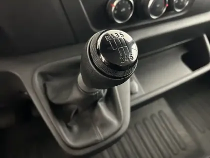 Photo 53 Renault Master  FGN TRAC F3500 L2H2 BLUE DCI 135