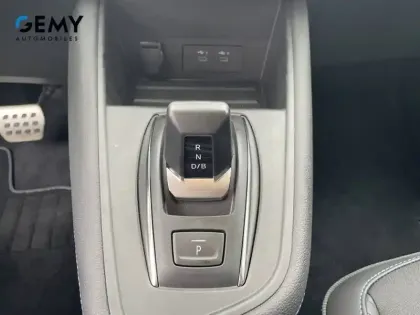 Photo 12 Renault Captur  E-Tech full hybrid 160 ch