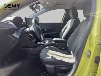 Photo 25 Peugeot 208  PureTech 100 S&S BVM6