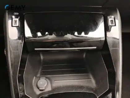 Photo 19 Peugeot 2008  PureTech 100 S&S BVM6