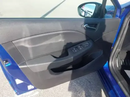 Photo 10 Renault Clio  E-Tech full hybrid 145 ch GSR2