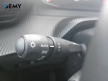 Photo 18 Peugeot 208  BlueHDi 100 S&S BVM6