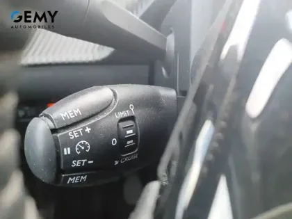 Photo 17 Peugeot 208  BlueHDi 100 S&S BVM6