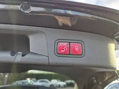 Photo 8 Mercedes GLA  200 d 8G-DCT