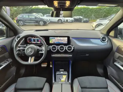 Photo 11 Mercedes GLA  200 d 8G-DCT