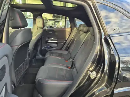 Photo 10 Mercedes GLA  200 d 8G-DCT