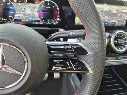 Photo 17 Mercedes GLA  200 d 8G-DCT