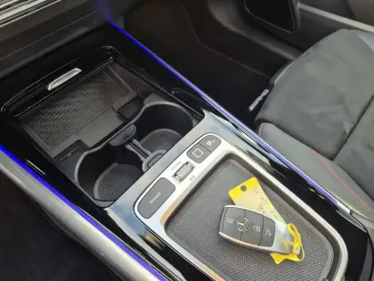 Photo 20 Mercedes GLA  200 d 8G-DCT