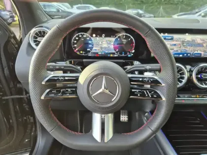 Photo 15 Mercedes GLA  200 d 8G-DCT